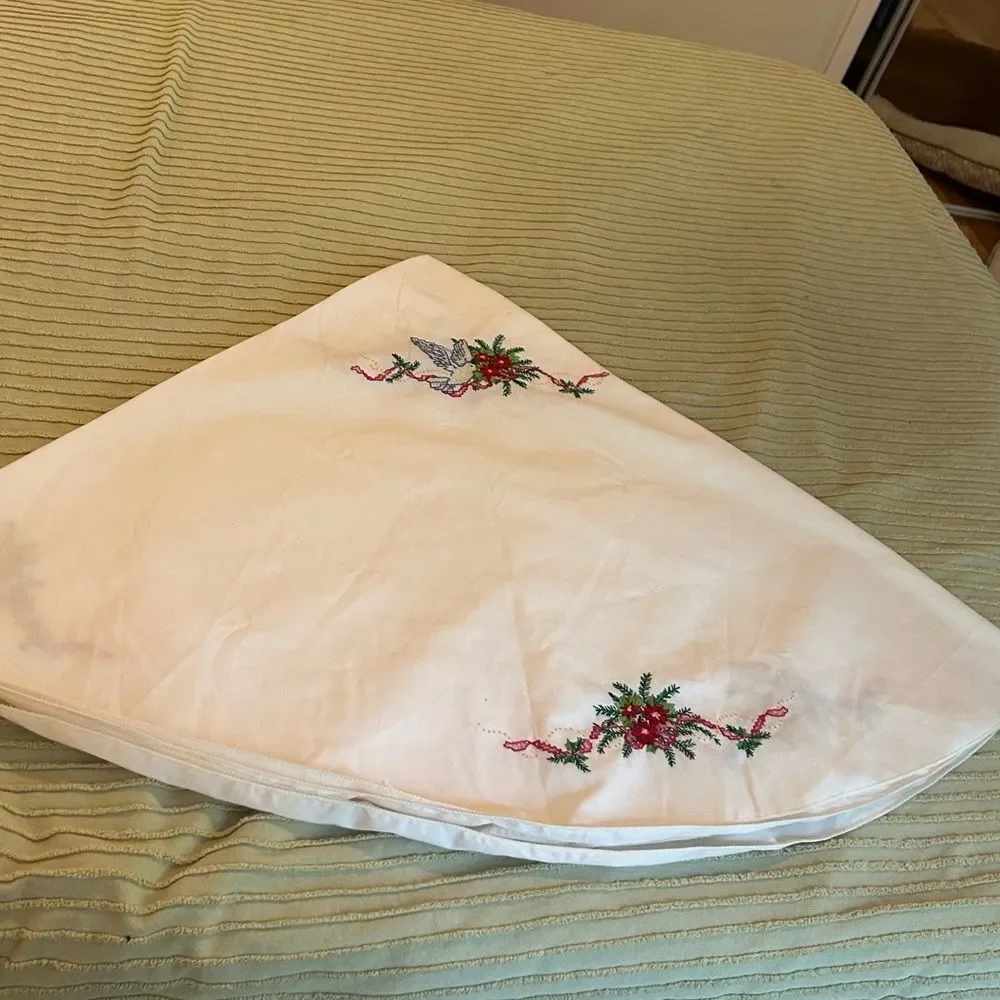 Vtg Handmade Embroidered Round Tablecloth Christmas Holly 57 inches * stains